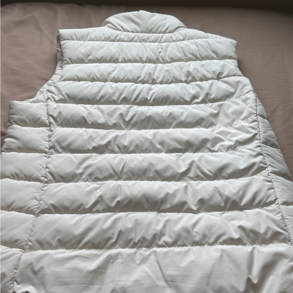 The North Face White Quilted Puffer Vest - Picture 3 of 4